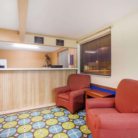 Travelodge By Wyndham Great Bend Luaran gambar